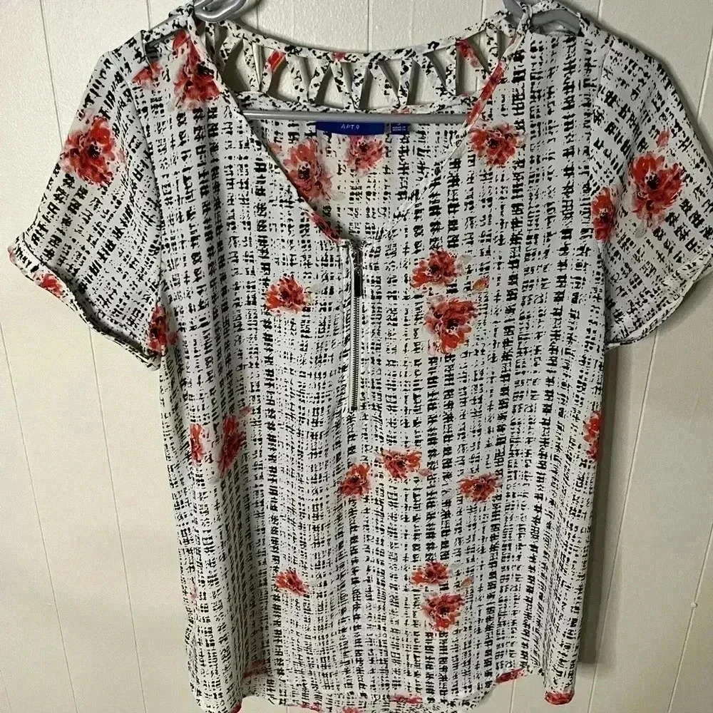 Women’s APT 9 blouse